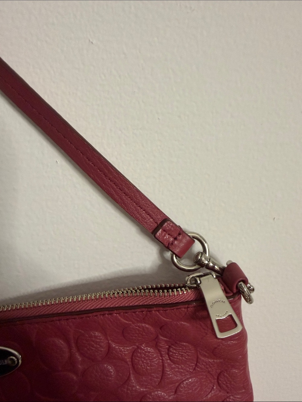 Coach Pebbled embossed Signature large Wristlet in pink - Picture 5 of 10